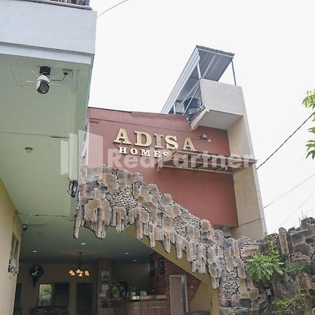 Adisa Homestay Near Saiful Anwar Malang Exterior foto