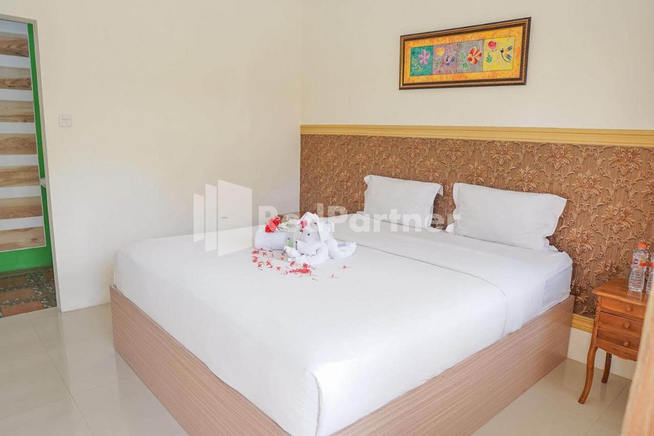 Adisa Homestay Near Saiful Anwar Malang Exterior foto