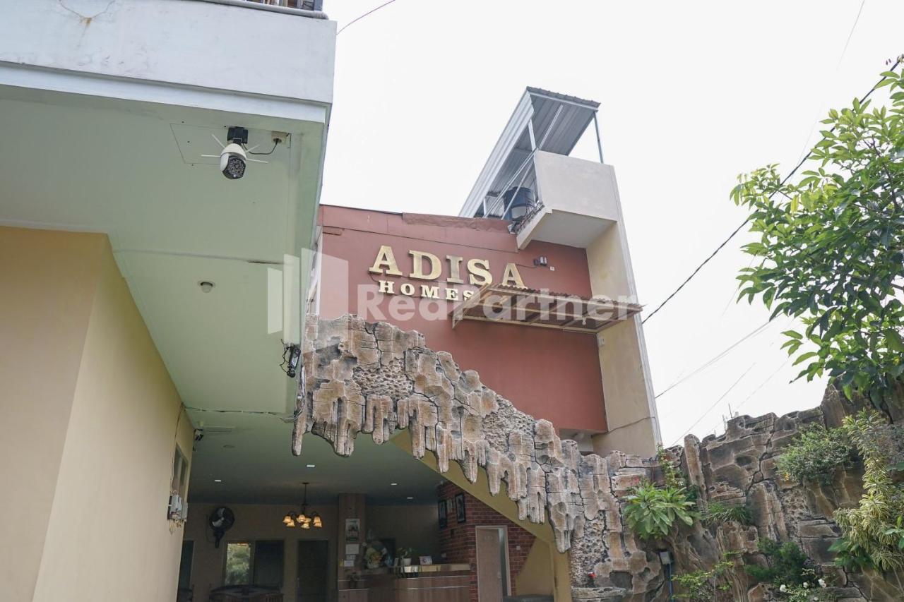 Adisa Homestay Near Saiful Anwar Malang Exterior foto